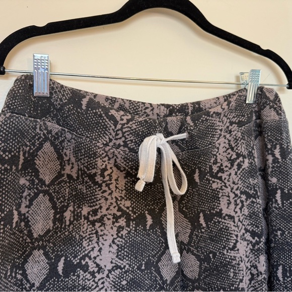 Sundry Snake Print Joggers in Size 2 (Medium) - Picture 2 of 5